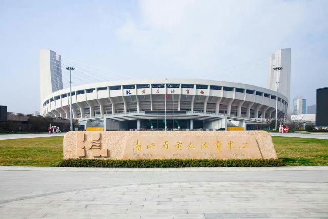 对手很有实力，他们知道自己必须踢什么样的足球，我们已经尝试过做出回应，但我们没能做到。